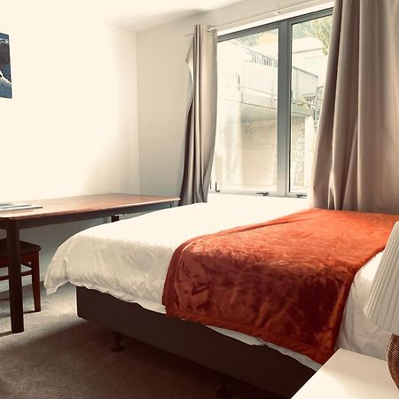 Ming'S Lakeside Goldleaf Suites Queenstown Zewnętrze zdjęcie