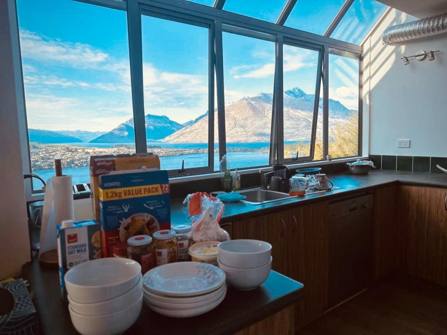 Ming'S Lakeside Goldleaf Suites Queenstown Zewnętrze zdjęcie