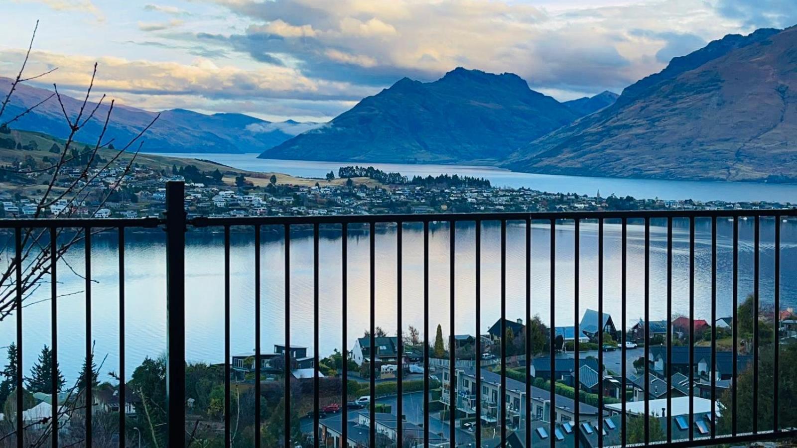 Ming'S Lakeside Goldleaf Suites Queenstown Zewnętrze zdjęcie